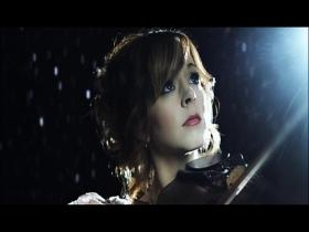 Lindsey Stirling Shatter Me (feat Lzzy Hale)